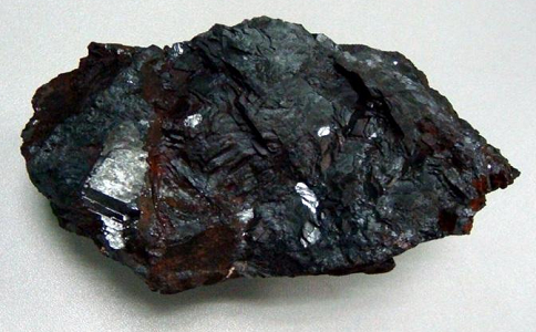 铁矿石的自然类型是什么？